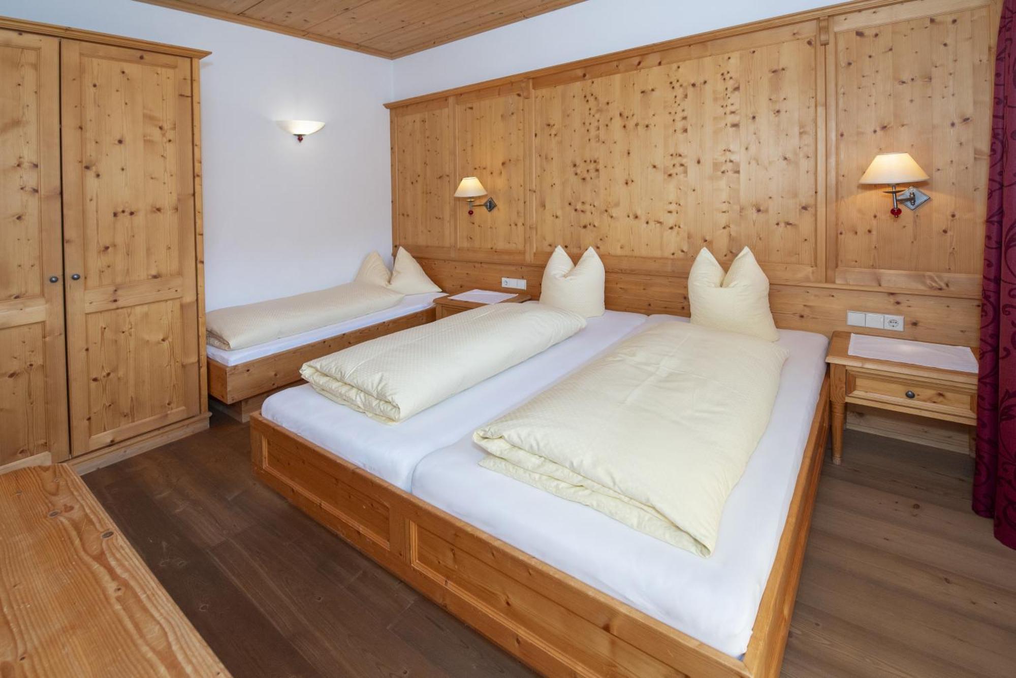Gaestehaus Larch Алпбах Екстериор снимка