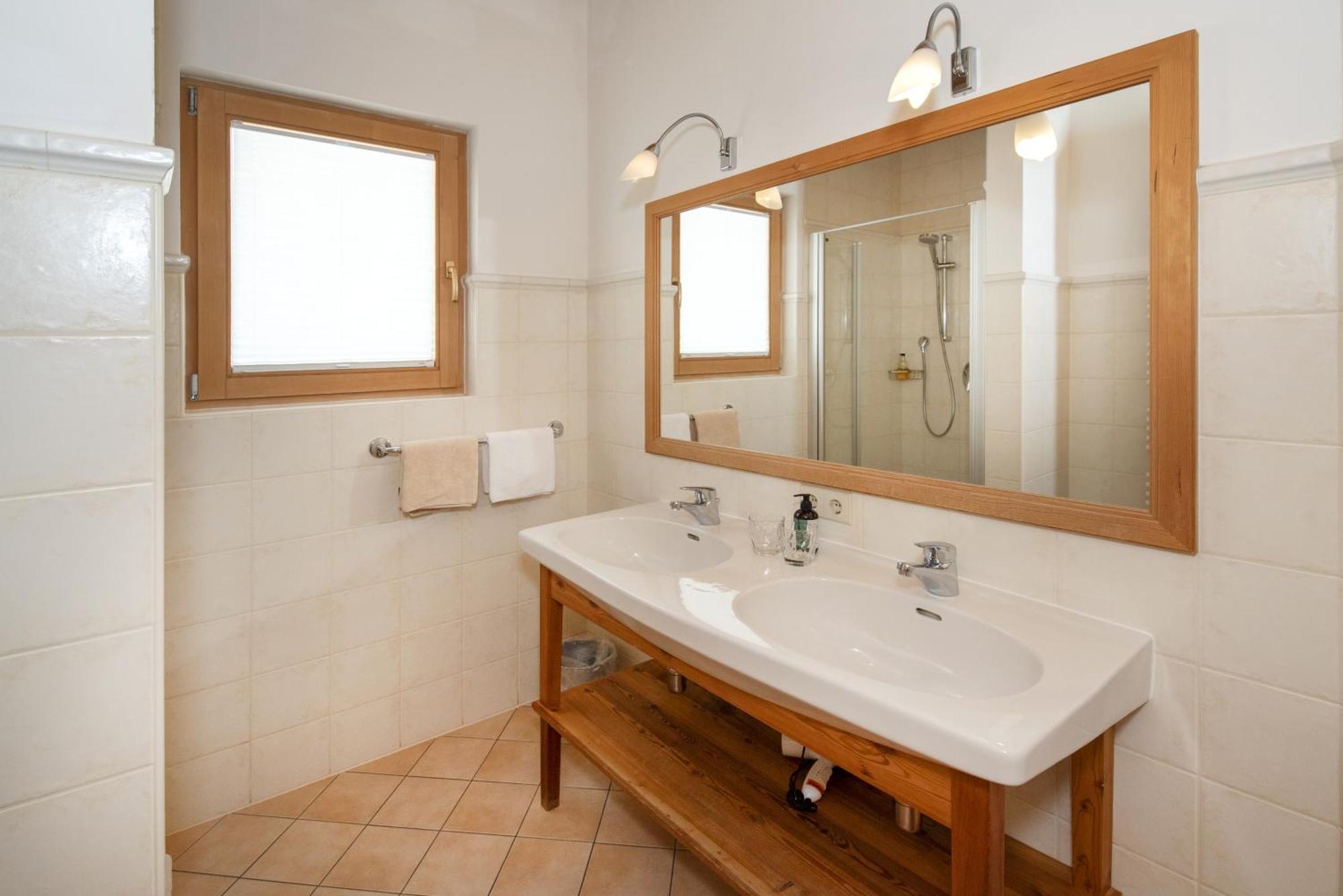 Gaestehaus Larch Алпбах Екстериор снимка
