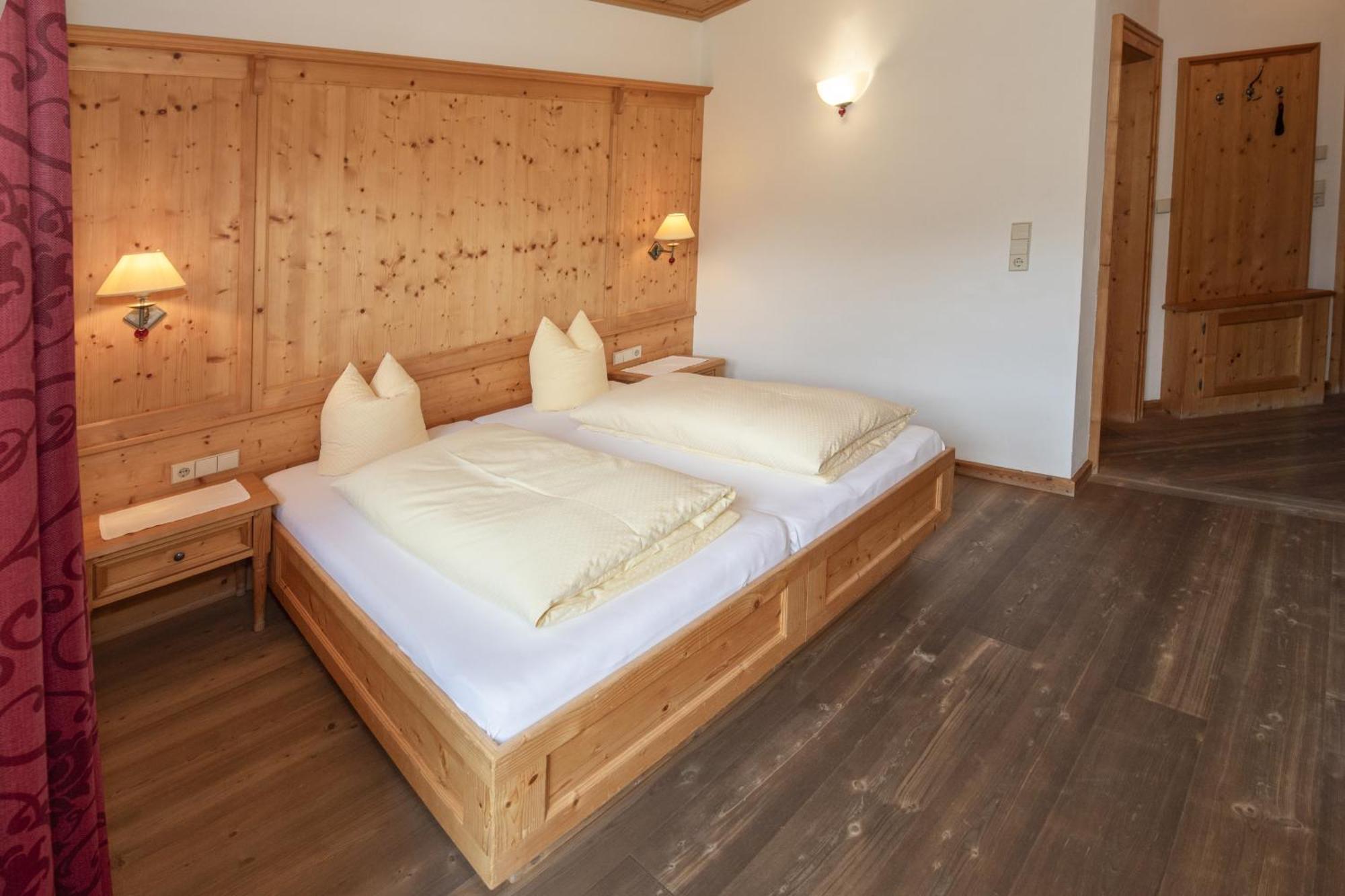 Gaestehaus Larch Алпбах Екстериор снимка