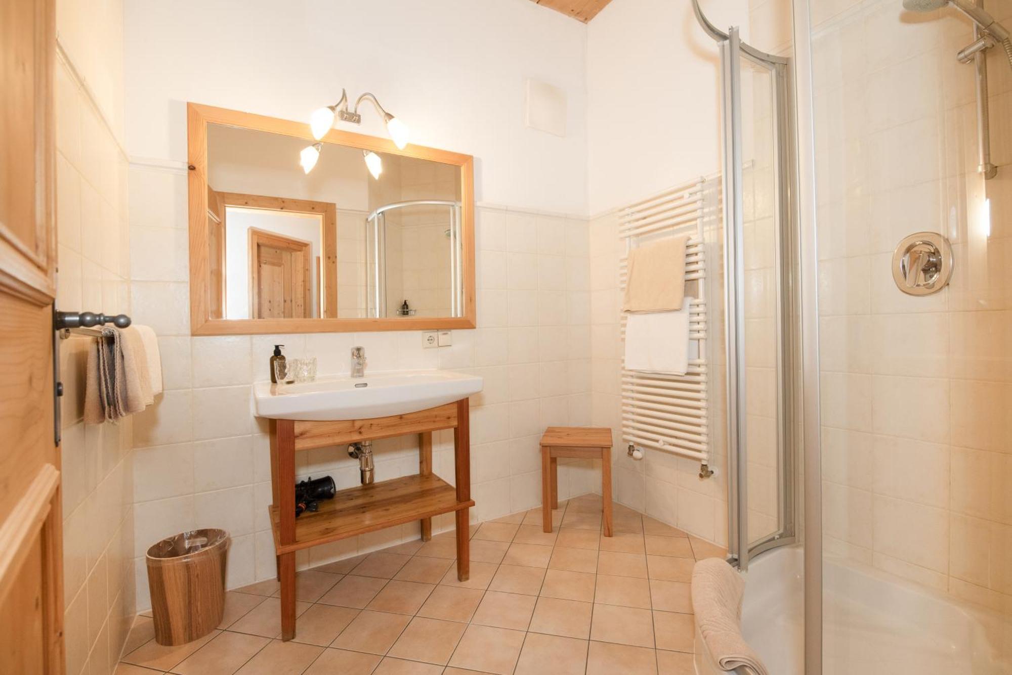 Gaestehaus Larch Алпбах Екстериор снимка