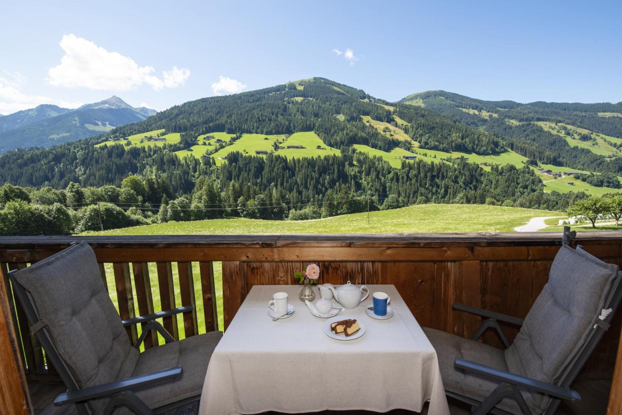 Gaestehaus Larch Алпбах Екстериор снимка
